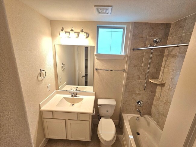 Building Photo - 9610 Knights Station Dr