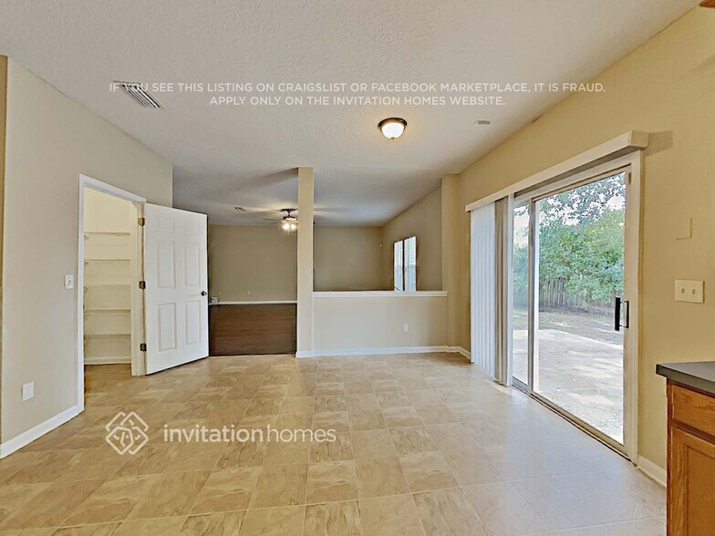 Building Photo - 12587 Woodfield Cir W