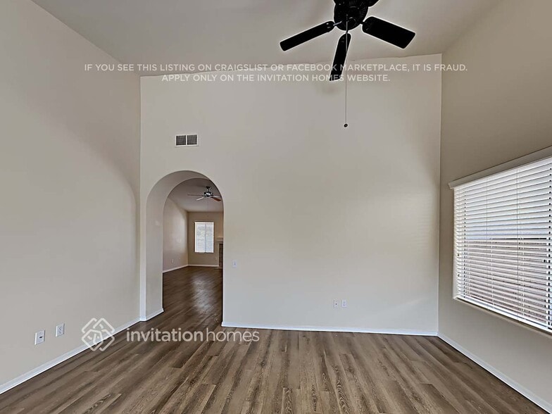 Building Photo - 16140 E Glendora Dr