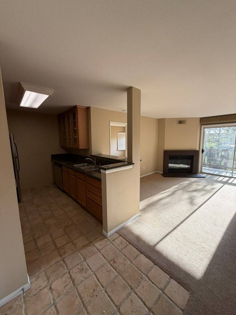 Building Photo - 7190 Shoreline Dr