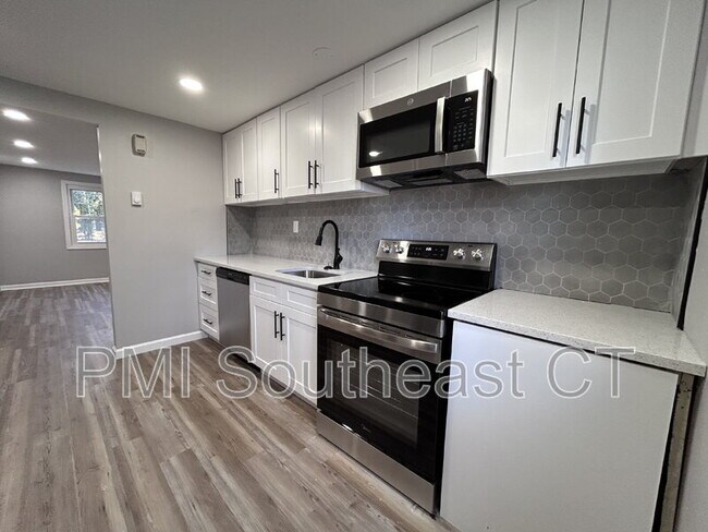 Building Photo - 120 Gallup Hill Rd