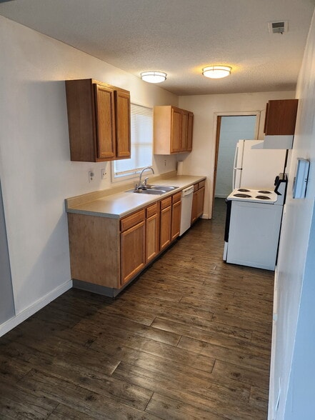 Building Photo - 4120 Acres Dr