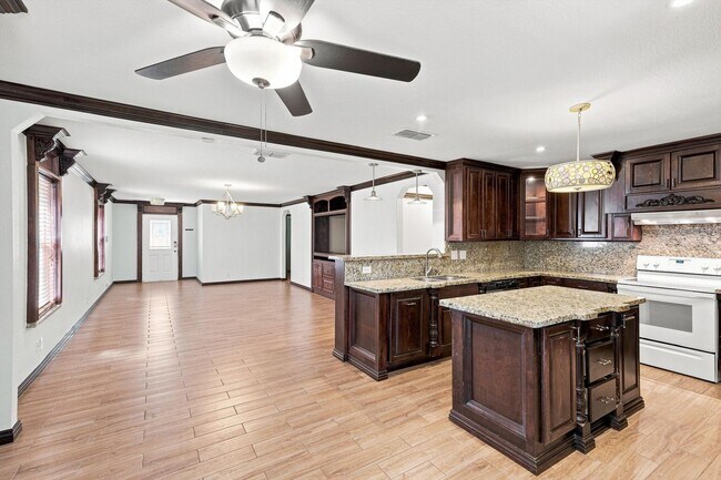 Building Photo - 11826 Ranchwell Cove