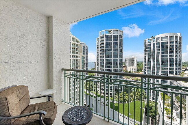 Building Photo - 3350 SW 27th Ave