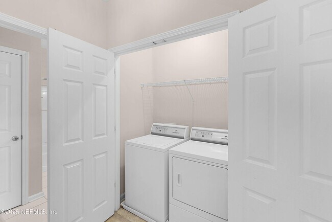 Building Photo - 12301 Kernan Forest Blvd