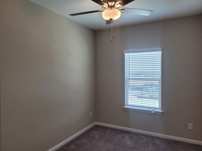 Building Photo - Brand New Townhome 3/2.5 I-10/1604