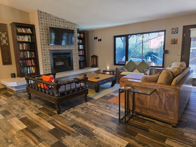 Building Photo - Furnished, 1-Year Long-Term Rental