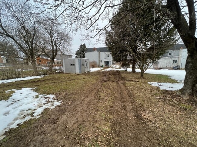 Building Photo - Awesome 3 bedroom 1.5 bath in Lower Macung...