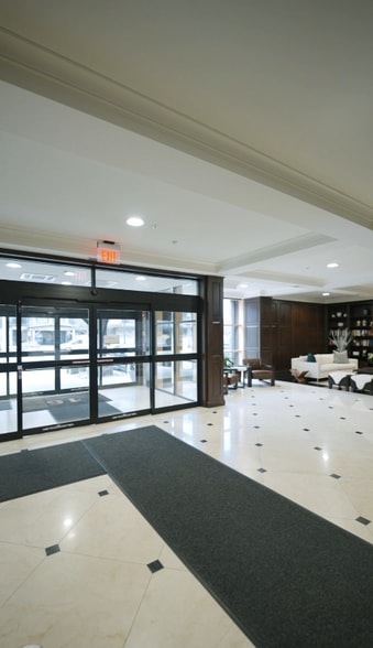 Building Photo - 16 Rivers Edge Dr