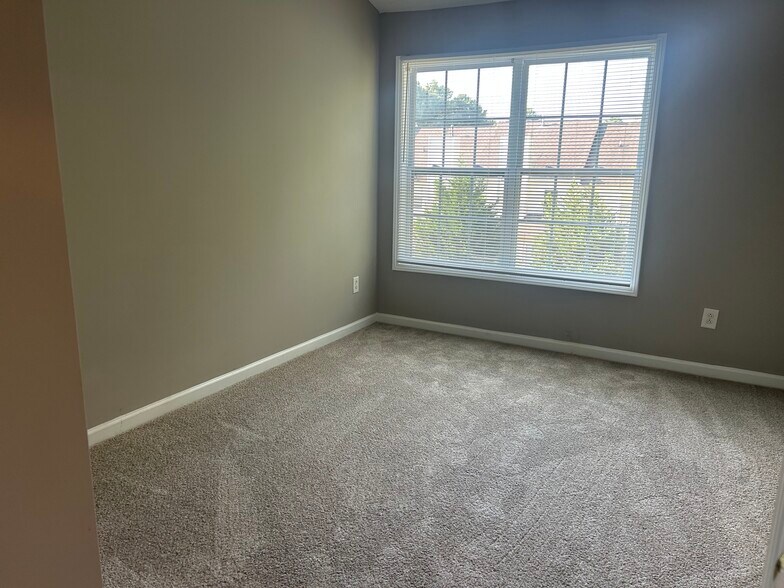 Bedroom 2 - 6694 Evans Trce