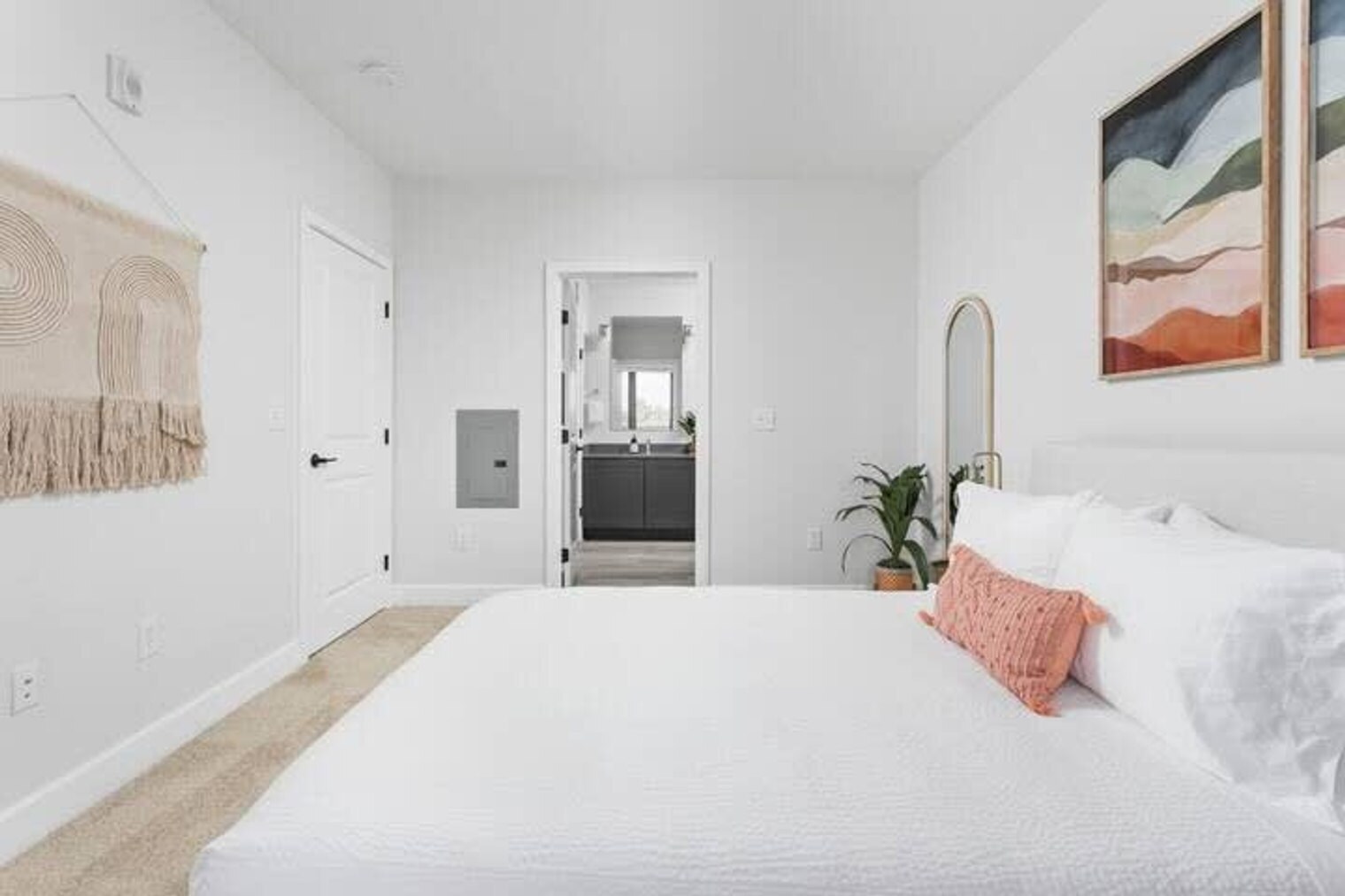 Building Photo - 5858 N College Ave