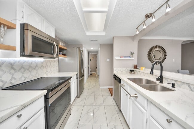 Building Photo - 781 Country Pl Dr