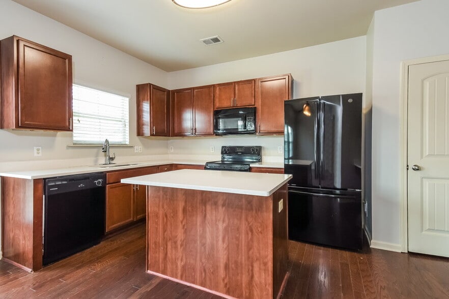 Building Photo - 23 Wesley Drew Ln