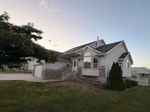 Building Photo - 4698 Colander Dr