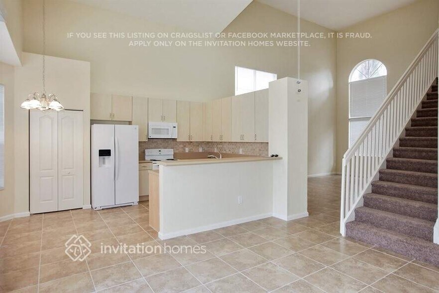 Building Photo - 2208 NE 41st Ave