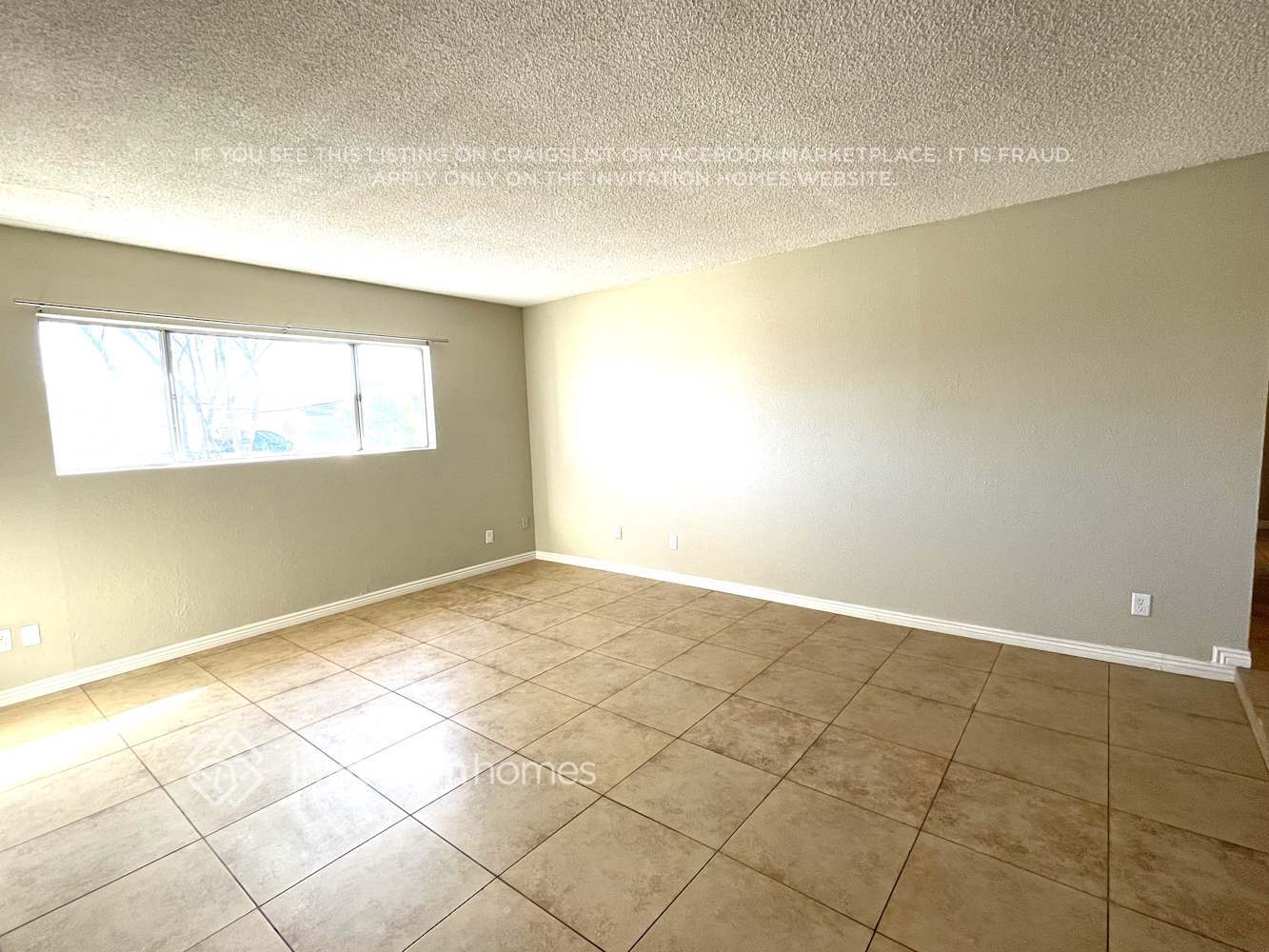 Building Photo - 3416 W Poinsettia Dr