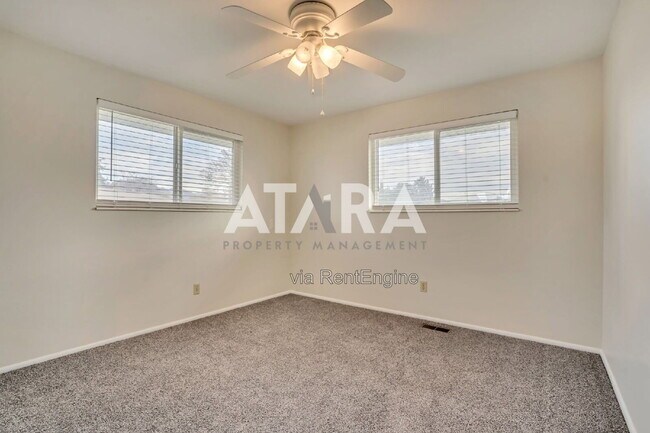 Building Photo - 1374 Marinwood Ave