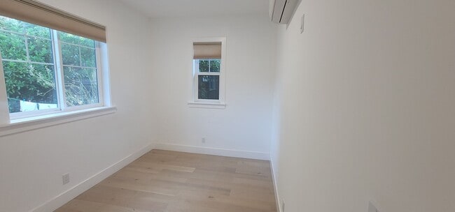 Building Photo - Modern Comfort: Beautiful Two-Bedroom ADU ...