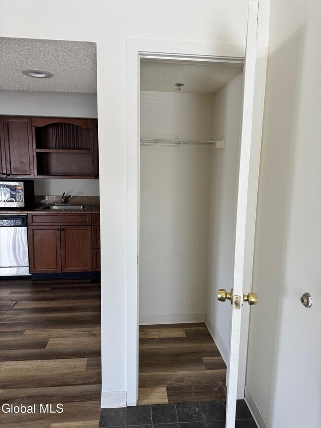 Building Photo - 14 Residence Inn Dr