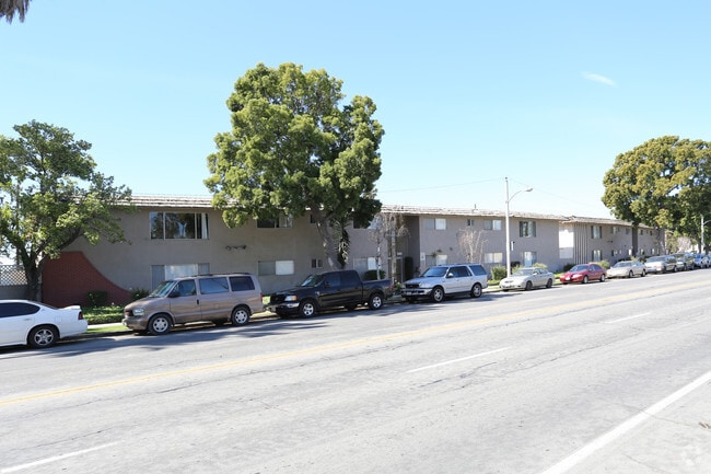 Primary Photo - Gemini III Apartments