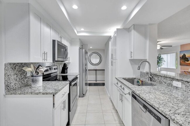 Primary Photo - 12641 Westhampton Cir