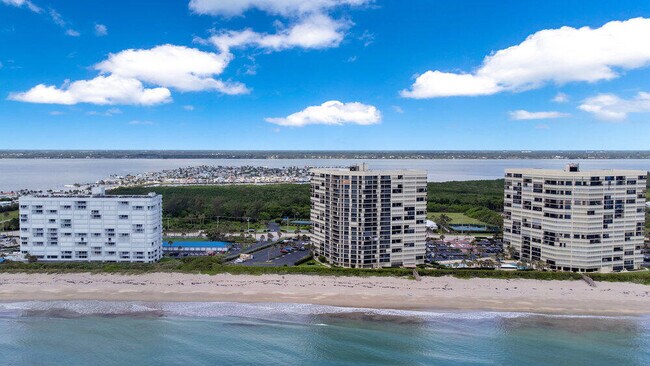 Building Photo - 9550 S Ocean Dr