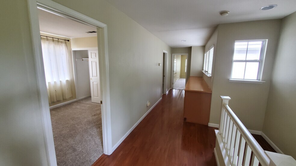 Building Photo - 9361 La Tonis Way