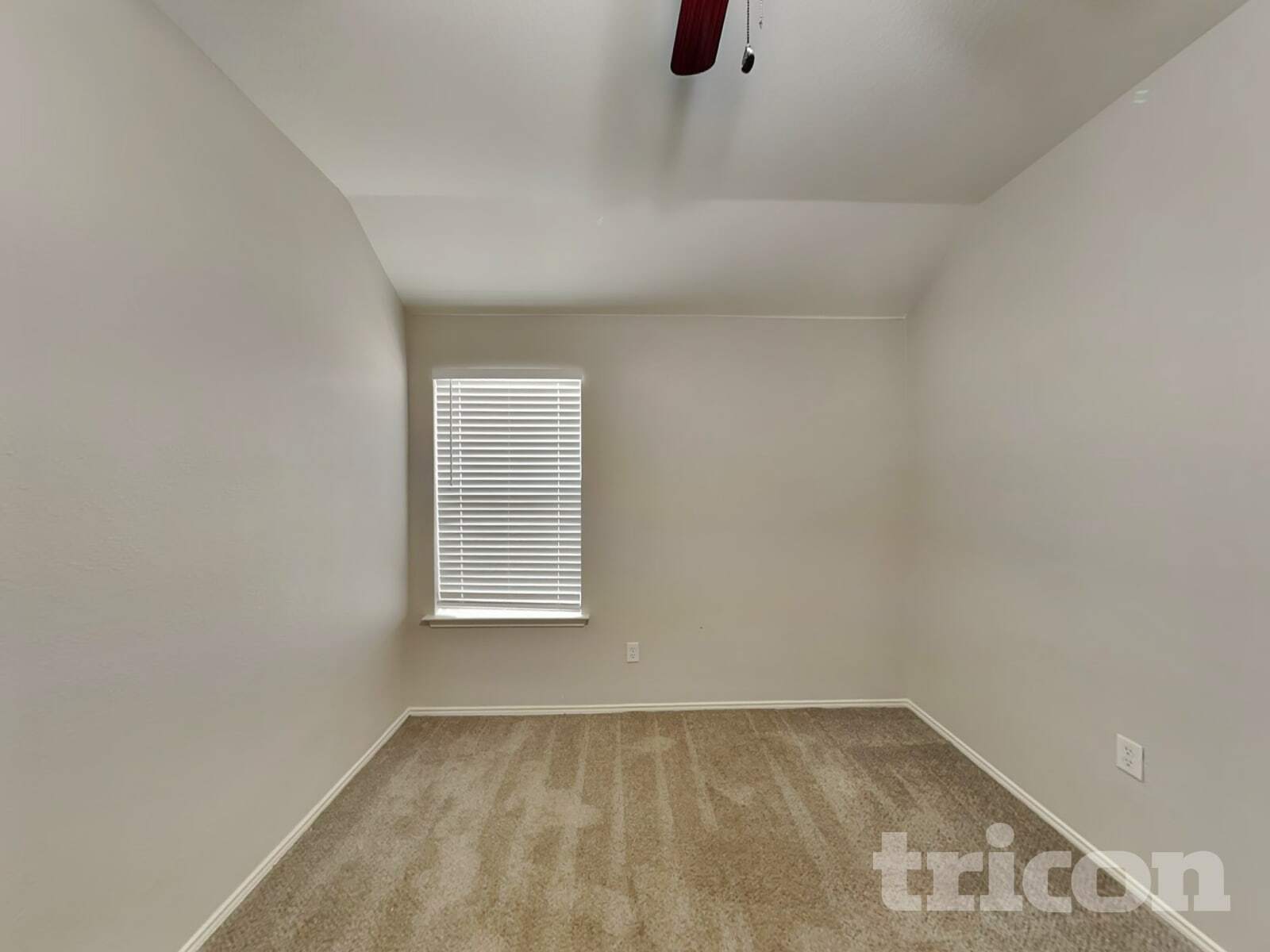 Building Photo - 1643 Hillside Dr