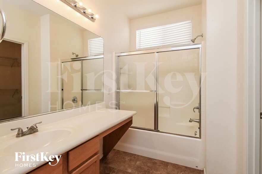 Building Photo - 4142 S Mariposa Dr