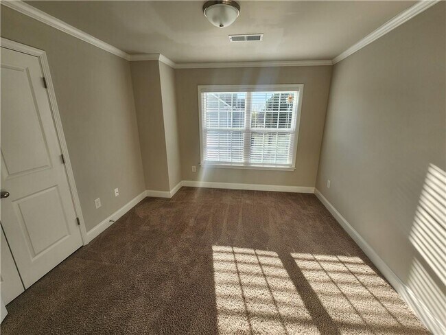 Building Photo - 187 Plaza Park Walk