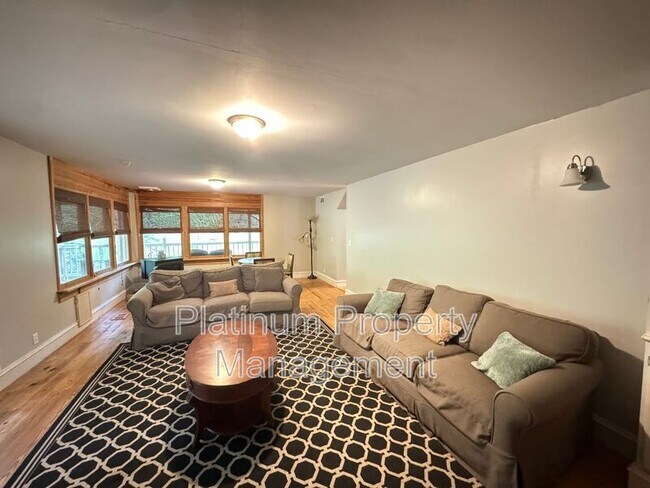 Building Photo - 971 Mountain Cove Rd