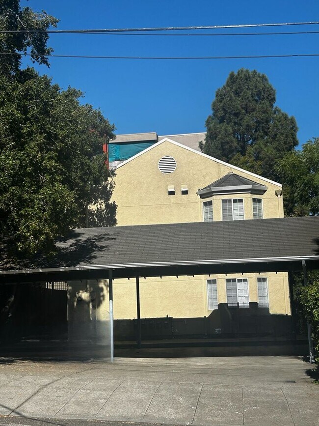 Building Photo - 3501 Richmond Blvd