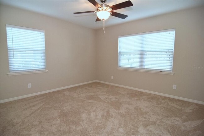 Building Photo - 606 12th Ave NE