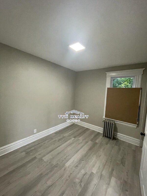 Building Photo - 314 21st St