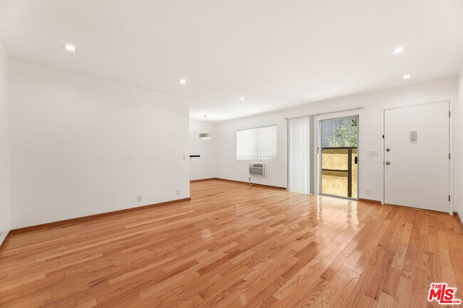 Building Photo - 1608 S Bentley Ave