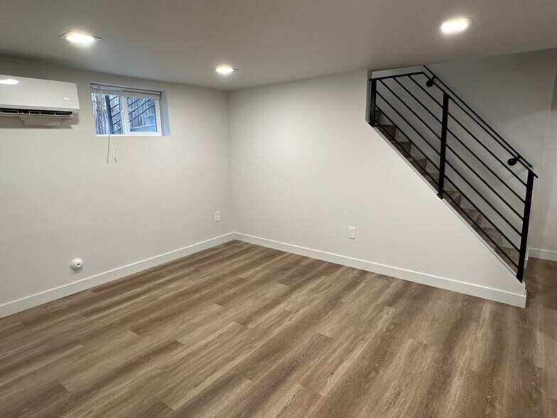Building Photo - 2030 S 400 E