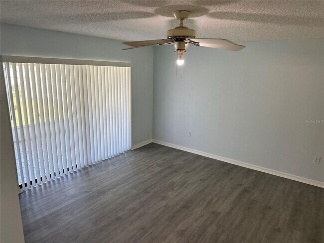 Building Photo - 5 Bedroom Home in Poinciana