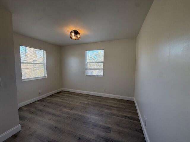 Building Photo - 904 4th St