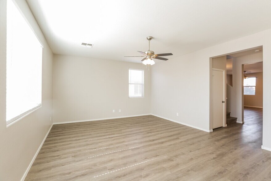 Building Photo - 6516 S 74th Ln