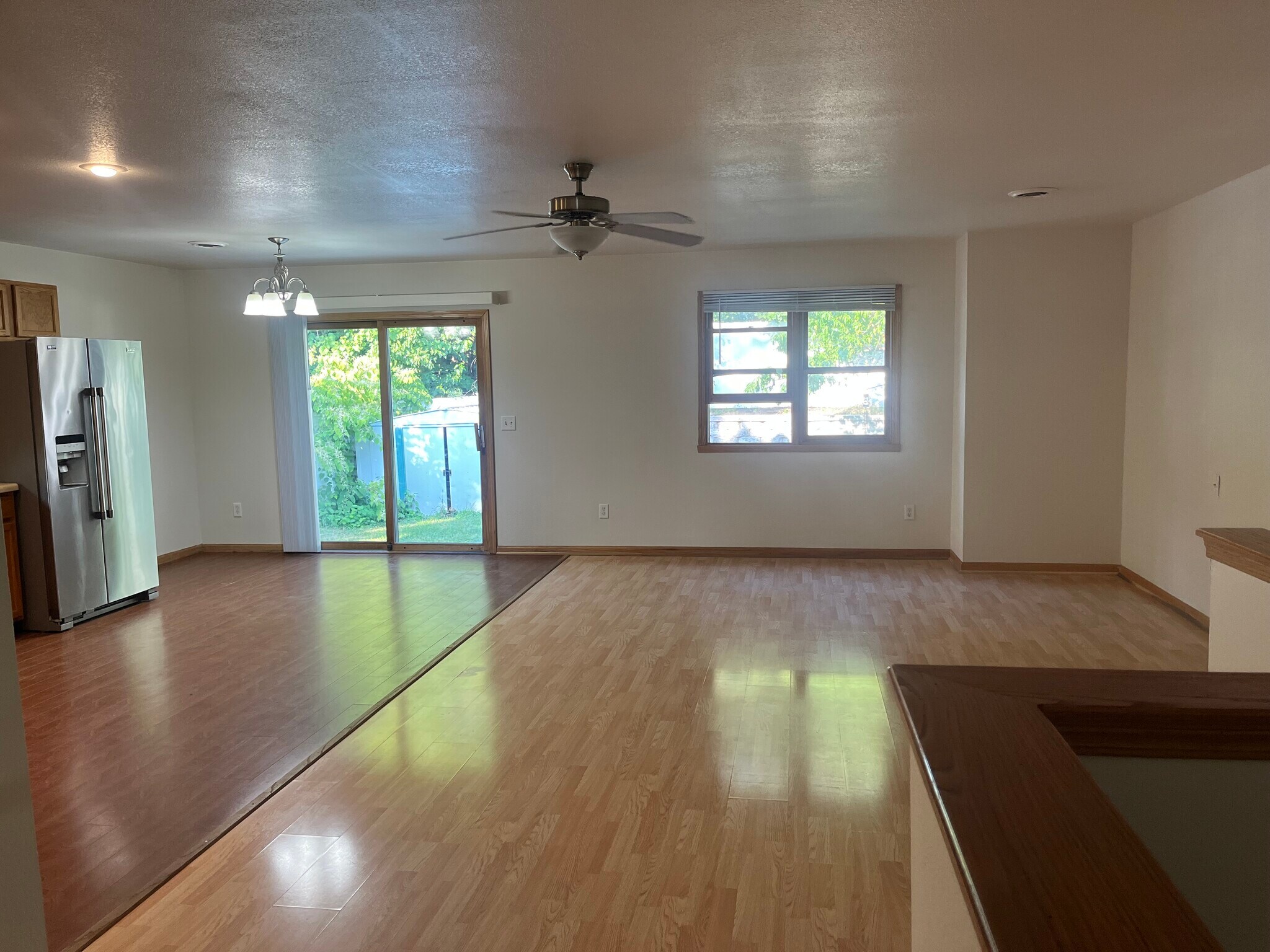 Building Photo - 442 N Parker Dr
