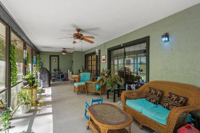 Building Photo - 1341 S Ridge Lake Cir