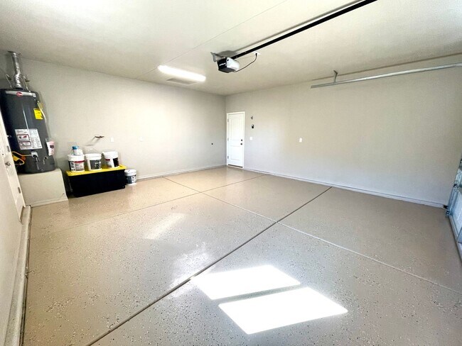 Building Photo - 2022 Construction 3 Bedroom Home in Southe...