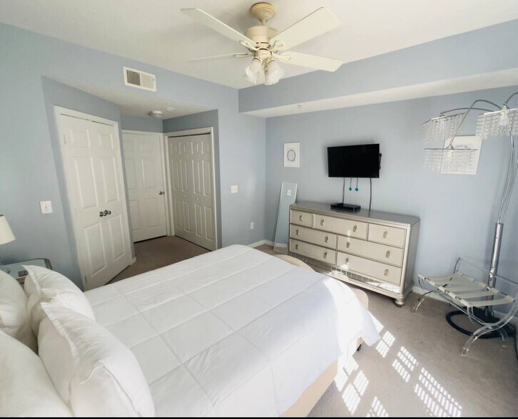 Building Photo - 501 Knights Run Ave