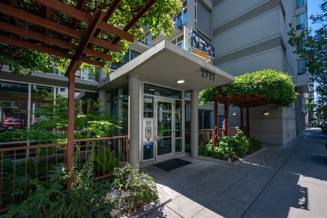 Building Photo - 2 BR/1.75 BA Penthouse Unit with Stunning Downtown & Mountain Views at The Klee