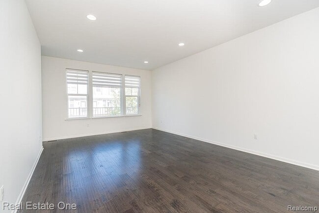 Building Photo - 4637 Bradley Cir