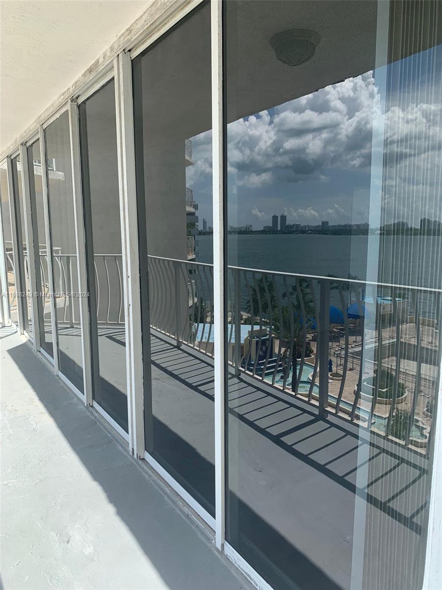 Building Photo - 7601 E Treasure Dr