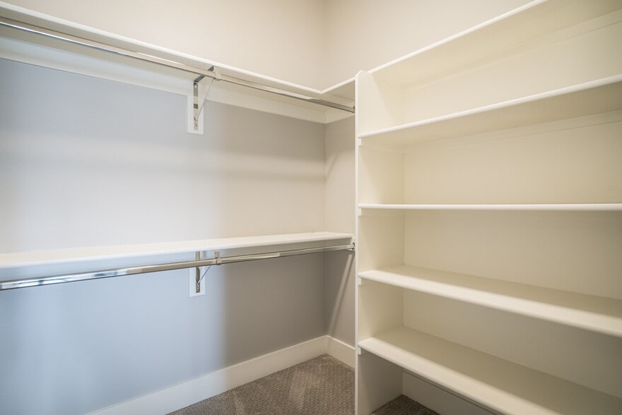 walk in closet - 1605 SE Yukon St