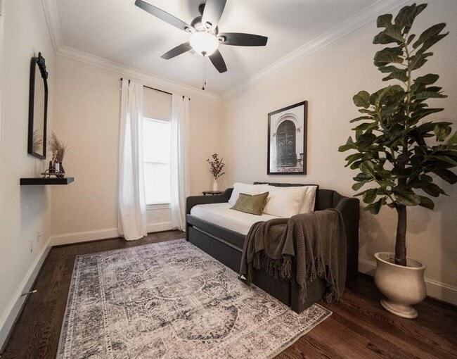 Building Photo - 2212 Francis St