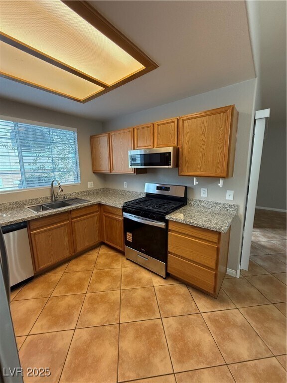 Building Photo - 830 Carnegie St