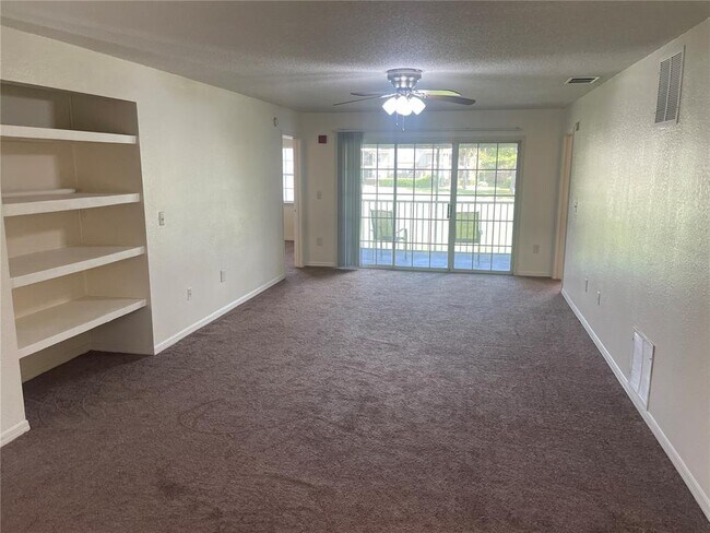 Building Photo - 3210 Clubside Dr